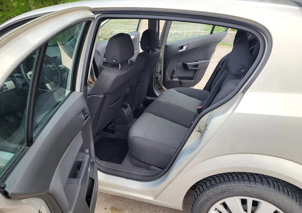 Opel Astra cena 12000 przebieg: 226138, rok produkcji 2007 z Łódź małe 137